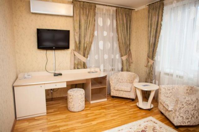 Imperiya Hotel Khmel'nyts'kyy Ngoại thất bức ảnh