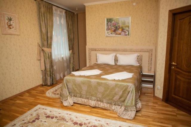 Imperiya Hotel Khmel'nyts'kyy Ngoại thất bức ảnh